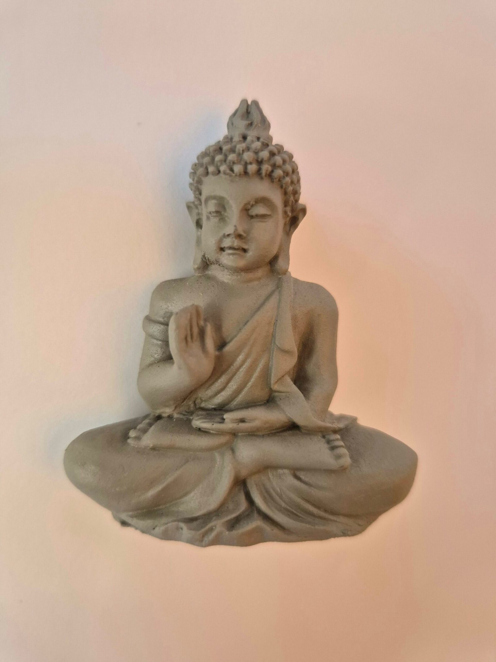 Bouddha statue déco zen (10) Statue Bouddha - Objet décoratif - Décoration d'intérieur - Déco Zen - Maison feng shui - Cadeau paix et bonheur - Objet d'art en céramique gris foncé - Sculpture ornement - Maison feng shui - Cadeau déco