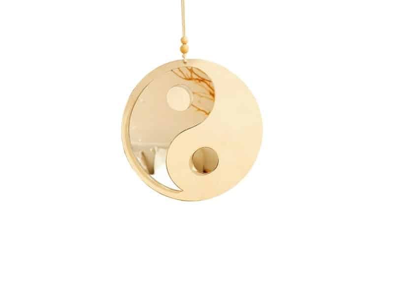 Suspension Yin Yang Taijitu, bois et miroir Suspension Yin Yang Taijitu - Bois et miroir - Objet décoratif à suspendre - ornement intérieur - Déco Zen - Maison feng shui - idée cadeau déco