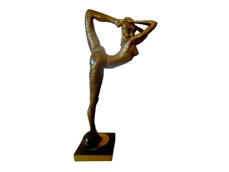Gymnast Statue H 49 cm, Golden resin Statue Gymnaste- Gymnaste et ballon sur socle - Objet décoratif Gymnaste - Objet d'art en résine dorée - Sculpture ornement - Décoration d'intérieur - Déco Sport - Maison feng shui - Cadeau sportif - Trophée - Coupe