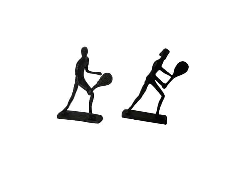 Sculpture Homme et Femme au Tennis en fer marron sur socle rectangle. Statue Tennis raquette - Tennisman sculpture couple sur socle - Objet décoratif Tennis - Objet d'art en fer - Sculpture ornement décoration d'intérieur - Déco Sport - Déco industrielle et design - Maison feng shui - Cadeau sportif - Trophée
