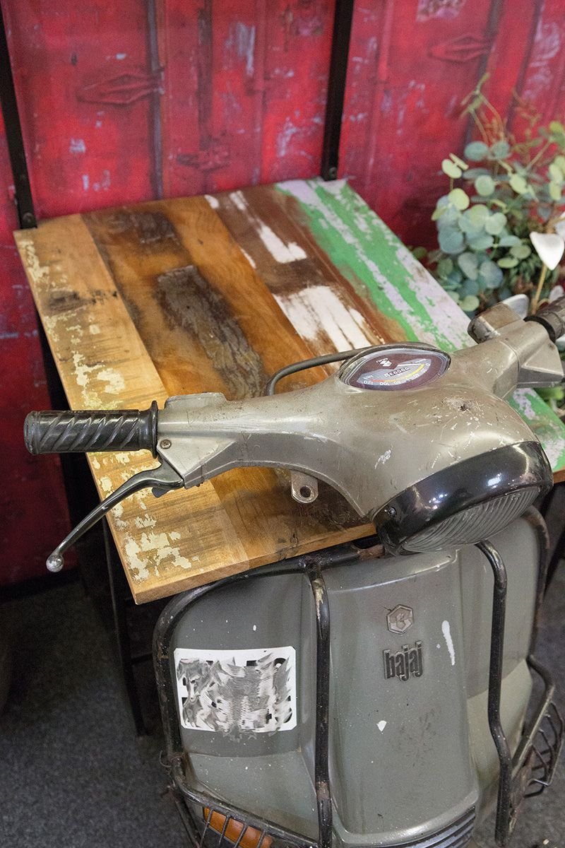 Zoom Staging Scooter shelves, Metal Bar vintage scooter - Style industriel Métal - Meuble déco porte bouteille - Etagère scooter bois et Métal noir - Décoration ornement d'intérieur