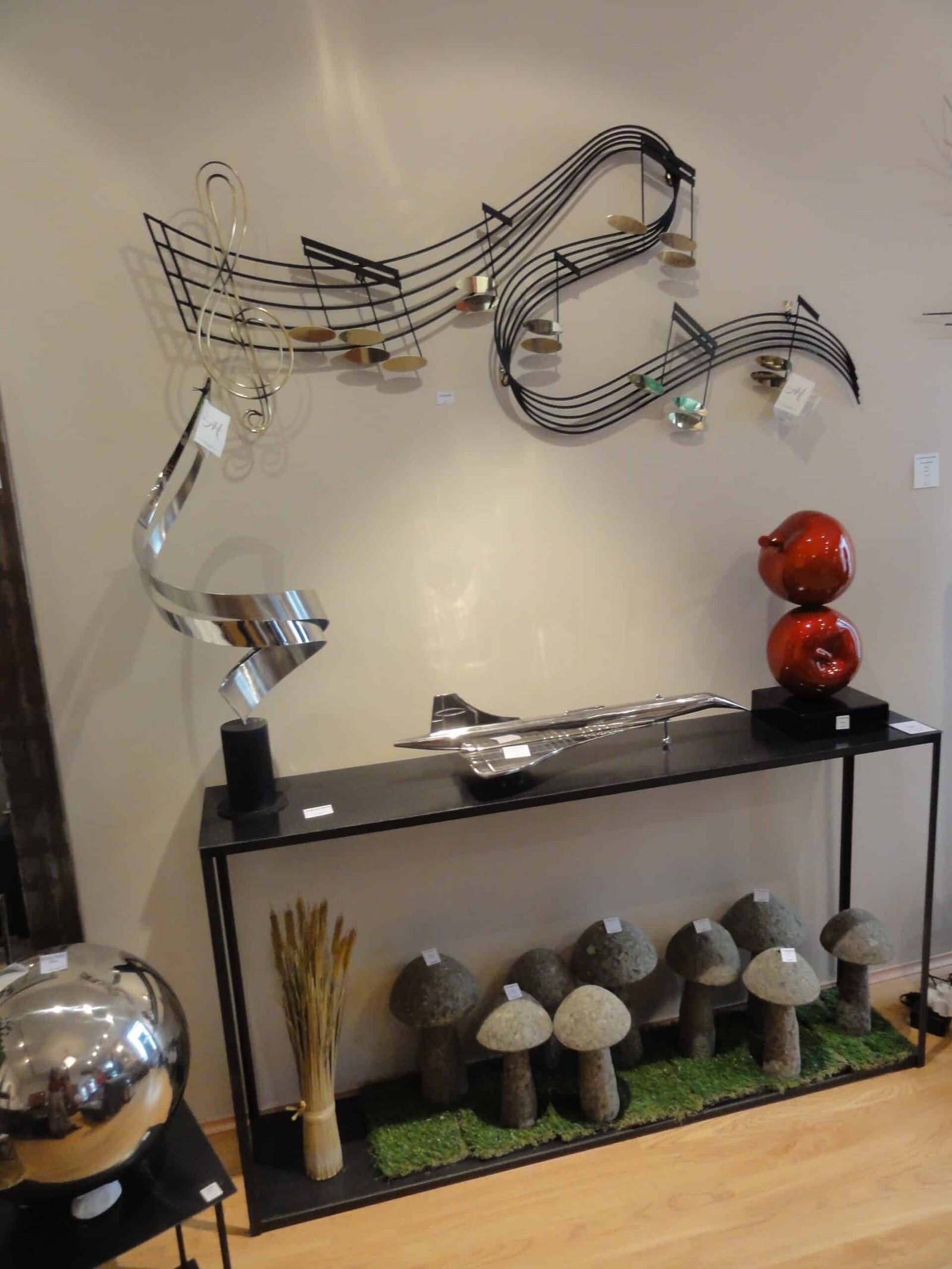 Flamme déco miroir et métal Sculpture Flamme design - Flamme déco Métal de luxe - Déco feu - Ornement d'intérieure moderne - Œuvre d'art sur socle - Mobilier et décoration de mariage - Aménagement déco flamboyante