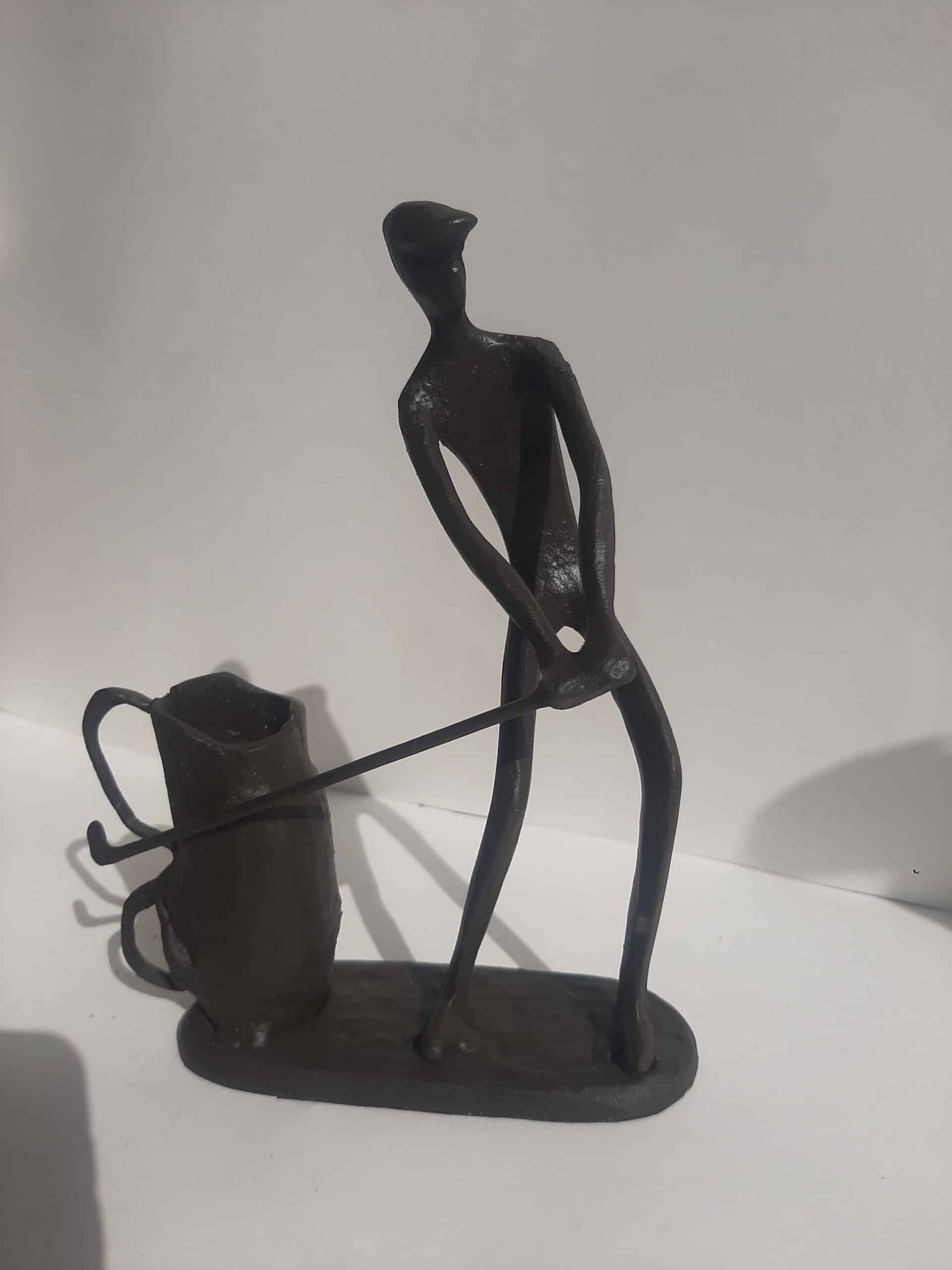 Iron design decorative golfer Statue déco golfeur et son sac practice - Sculpture golfeur déco - Objet décoratif de golf - Objet d'art en fer - Sculpture ornement intérieur métal - Décoration d'intérieur - Déco sport