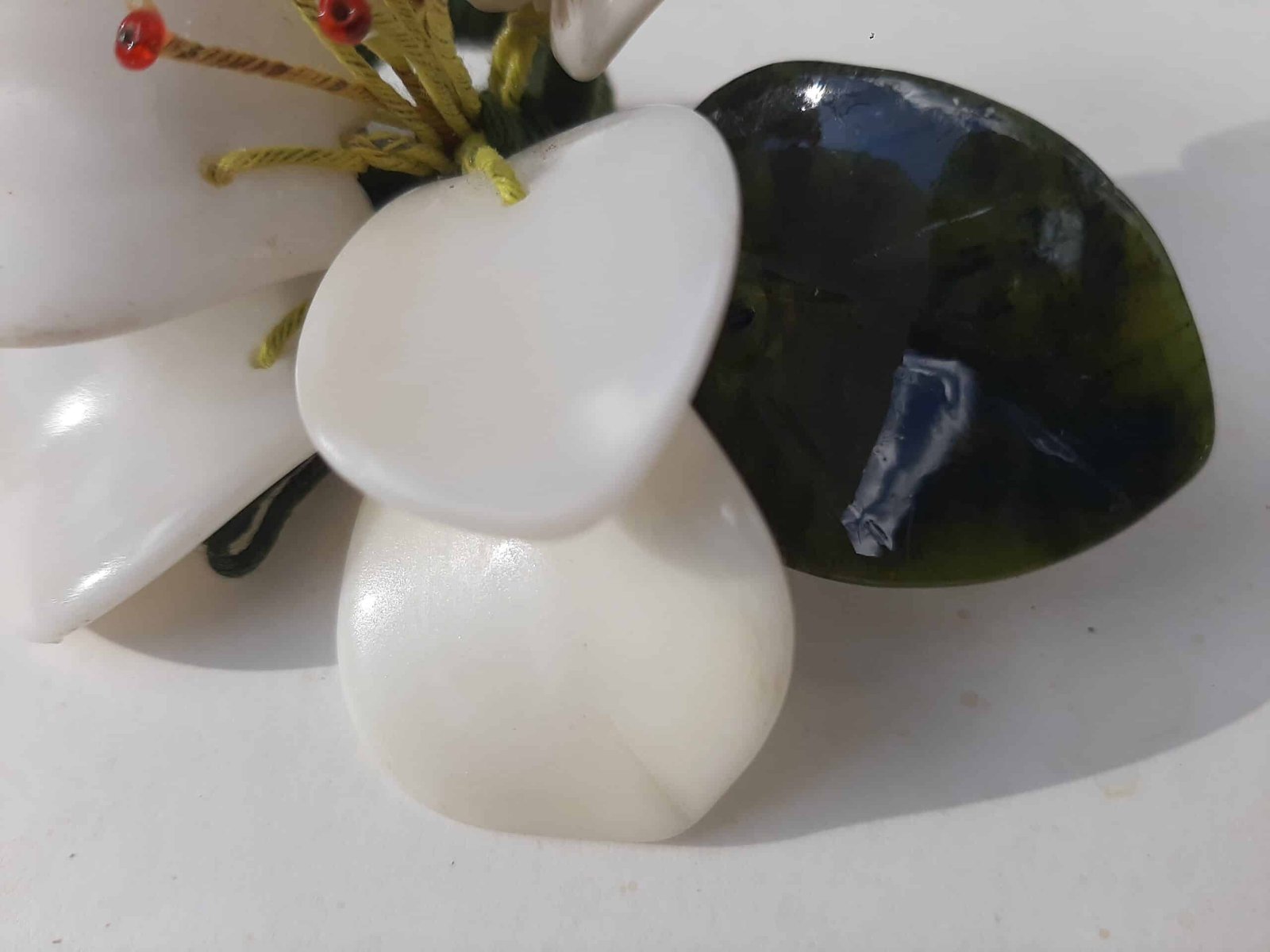 Fleur de jade blanche Fleur jade sculpture - Fleur décorative en jade - Ornement décoratif - Déco florale blanc - Objet décoratif - Déco de table - Cadeau déco