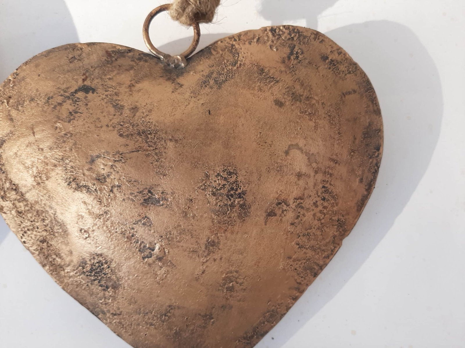 Coeur doré déco maison et jardin Grand Coeur or à suspendre décoratif - Déco Coeur en métal - Objet décoratif coeur doré - Sculpture ornement coeur - idée Cadeau Saint Valentin pas cher