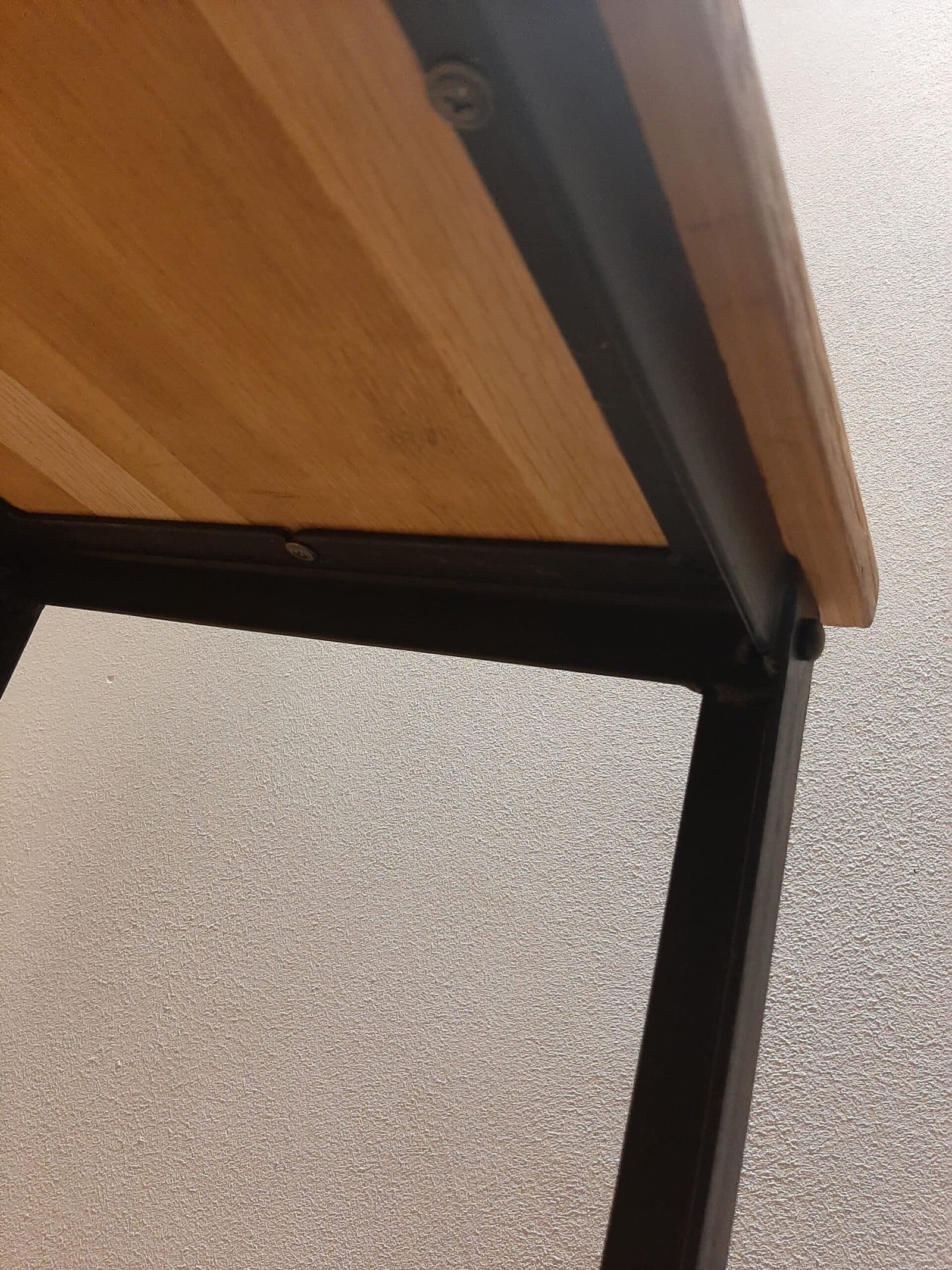 Tabouret haut carré design industriel - Mobilier déco tendance - Mobilier de salon - Meuble d'intérieur - Décoration d'intérieure - Déco de bar - Maison feng shui - Cadeau crémaillère