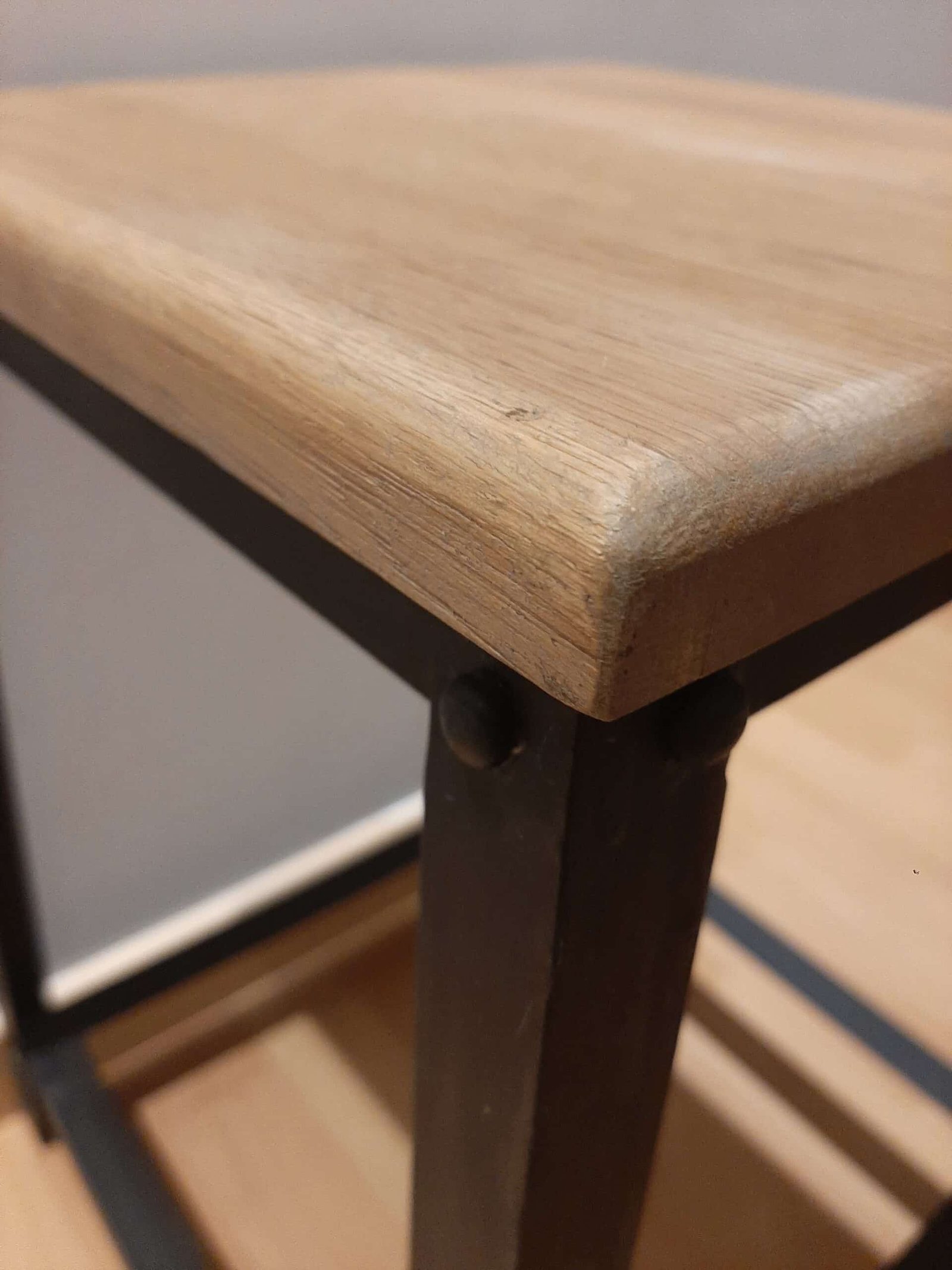 Tabouret bas carré design industriel - Mobilier déco tendance - Mobilier de salon - Meuble d'intérieur - Décoration d'intérieure - Déco de bar - Maison feng shui - Cadeau crémaillère