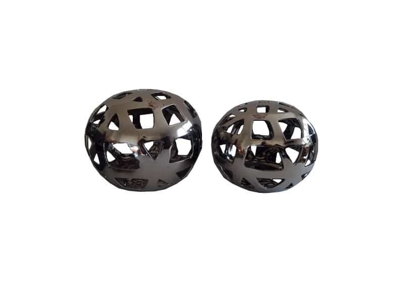 Decorative ball with ceramic holes, metal design Boule en céramique décorative - Déco de table originale - Déco argentée miroir - Objet décoratif sphérique - Sculpture ornement ronde - Cadeau déco