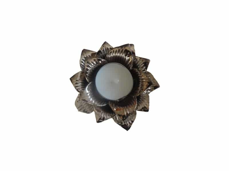 Candle holder Decorative flowers in silver ceramic 5.5 cm Porte bougie fleur - Porte bougie décoratif - Objet décoratif feu - Décoration d'intérieur flamme - Objet d'art en céramique argentée - Sculpture ornement - Déco argentée - Maison feng shui - Cadeau déco