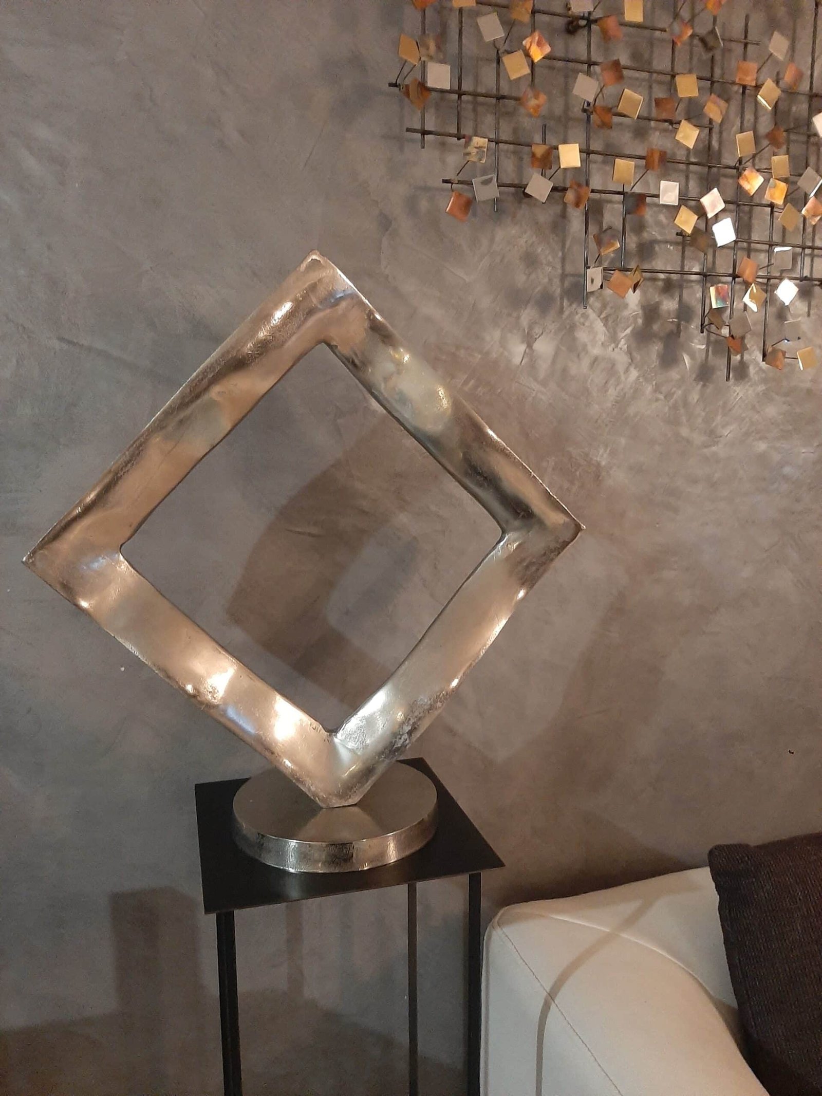 Sculpture Le Carré Design métal Statue Le Grand Carré design - Sculpture Carré relief - Objet décoratif Carré métal - Objet d'art en aluminium - Sculpture ornement décoration d'intérieur - Déco salon ou accueil - Maison feng shui - Cadeau départ en retraite