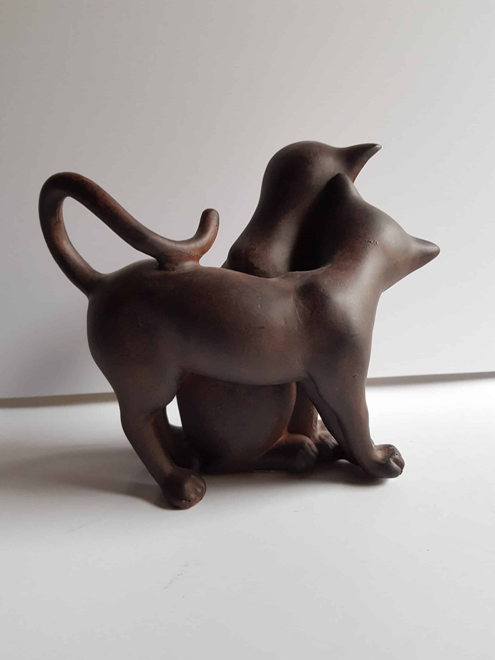 Chats statue - Chats décoratifs - Objet décoratif chats - Décoration d'intérieur chats - Objet d'art en céramique marron - Sculpture ornement - Déco animale - Maison feng shui - Cadeau déco