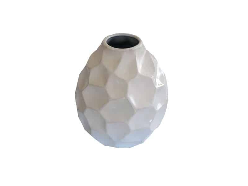 Vase Jarre en céramique blanche H 30 cm Vase haut jarre ovale sculpture - Vase décoratif blanc facetté - Décoration d'intérieur fleurs - Objet d'art en céramique - Sculpture ornement décoration d'intérieur - Déco florale - Maison feng shui - Cadeau crémaillère