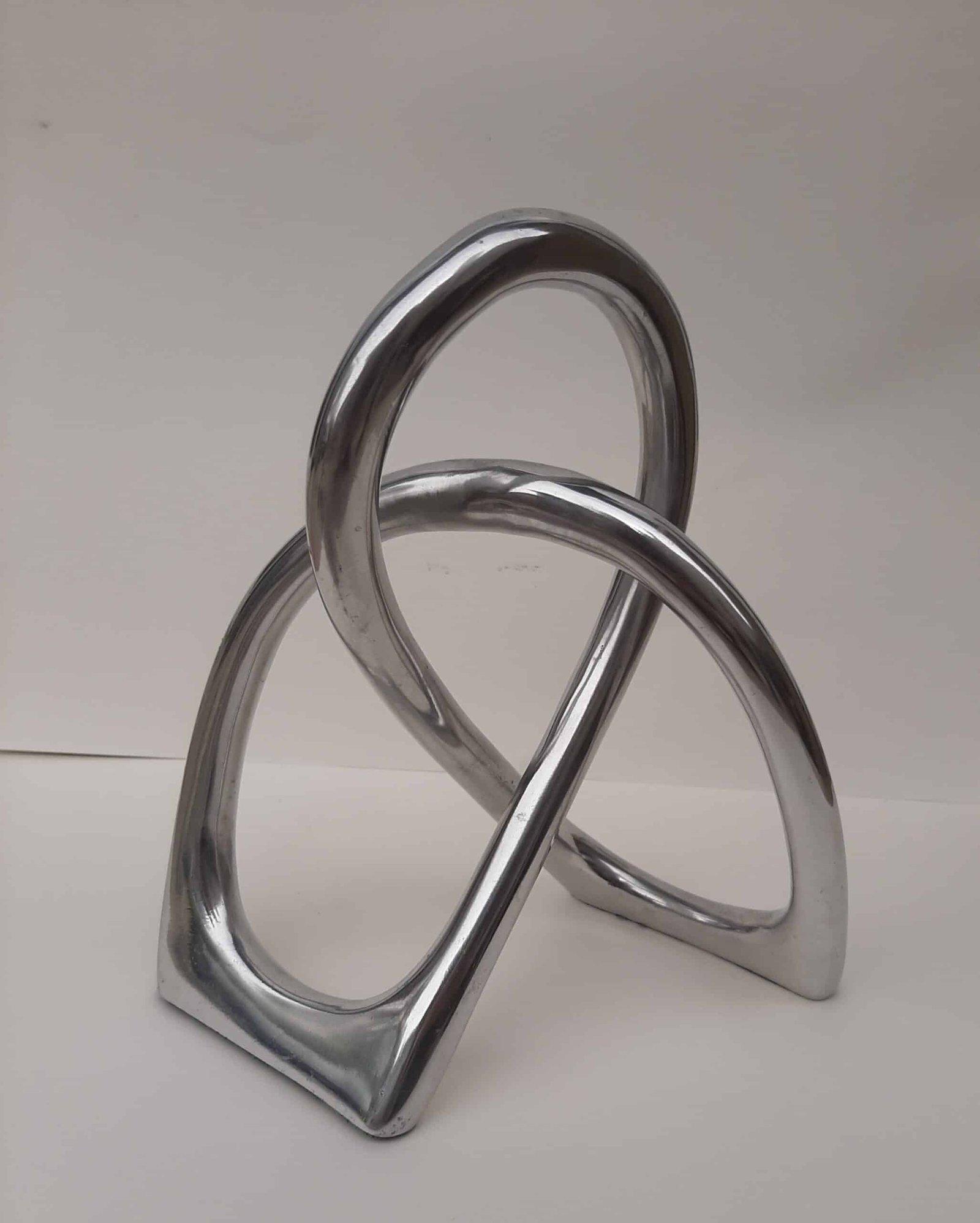 Infinite Alliance sculpture, metal design decoration Sculpture Alliance design - Sculpture Métal anneaux liés déco - objet décoration intérieure argenté - Aménagement déco sculpture - Ornement intérieur amour - Cadeau couple