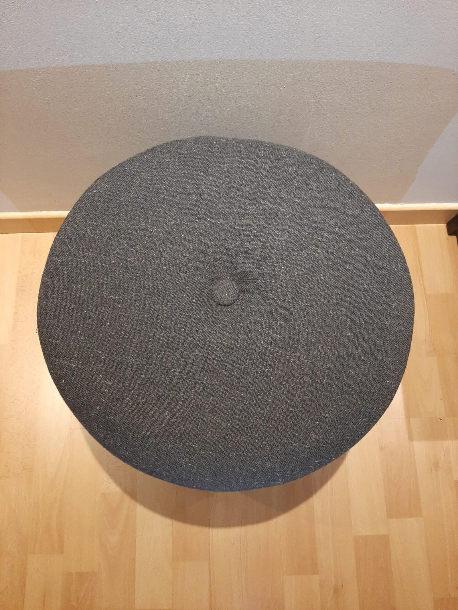 Meuble Pouf rond H40cm, Tissu Pouf rond tissu design gris bleu - Mobilier déco chic et tendance - Mobilier de salon - Meuble d'intérieur assise classique- Décoration d'intérieure - Déco confort - Maison feng shui - Cadeau crémaillère