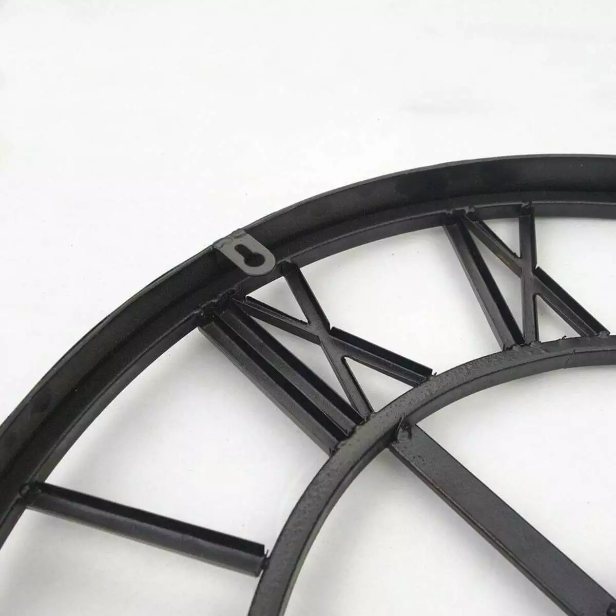 Grande horloge murale noire modernes chiffres romains rond silencieux Grande horloge noire murale déco - Horloge moderne chiffres romains - Décoration d'intérieur murale - Déco ornement originale - Cadeau déco - idée cadeau crémaillère