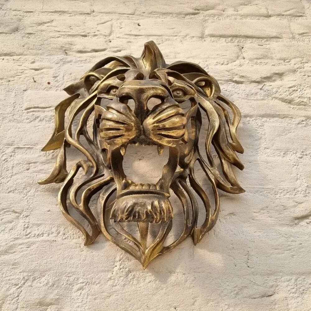 Lion head wall decoration Tête Lion sculpture or - Félin décoratif à accrocher - Objet décoratif chat sauvage - Décoration d'intérieur féline - Sculpture ornement jardin ou intérieur - Déco résine - Déco animale - Jardin feng shui - Cadeau déco art