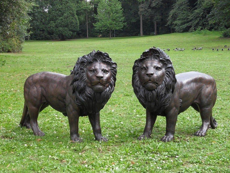 Couple Lions sculpture Bronze Grands Lions sculpture bronze - Lion décoratifs - Objet décoratif Savane - Décoration d'intérieur et extérieur Sauvage - Œuvre d'art Lions en bronze - Sculpture ornement jardin protection - Déco Métal - Déco animale - Jardin feng shui - Cadeau déco art