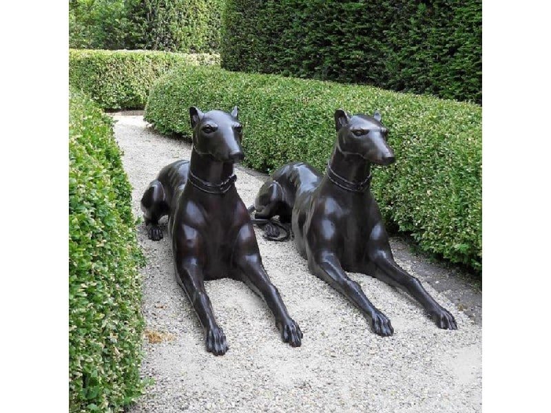Pair of Lying Dogs Sculpture, Bronze Chiens sculpture bronze - Chiens décoratifs - Objet décoratif chiens de garde - Décoration d'extérieur bronze - Oeuvre d'art en bronze - Sculpture ornement protection jardin - Déco Métal - Déco animale - Jardin feng shui - Cadeau déco art