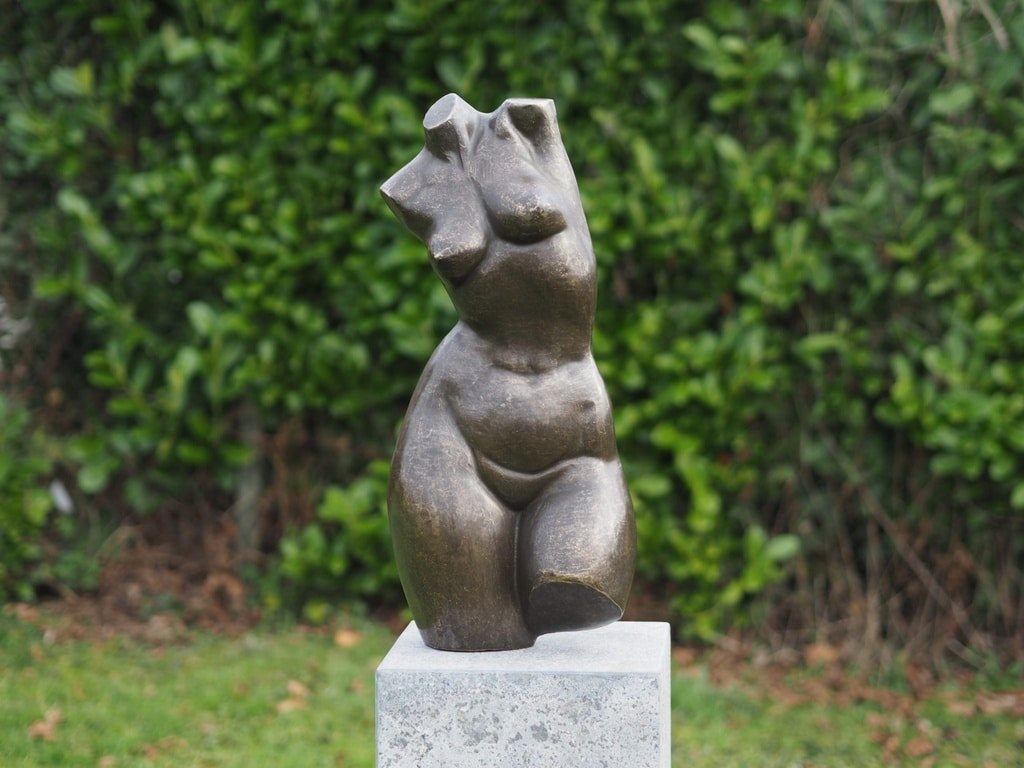 Sculpture Female bust sculpture, bronze Female bust, bronze Buste femme statue - Femme buste nue sculpture décorative - Objet décoratif bronze - Objet d'art en bronze bleuté - Sculpture ornement extérieur - Déco Artiste - Maison feng shui - Cadeau déco