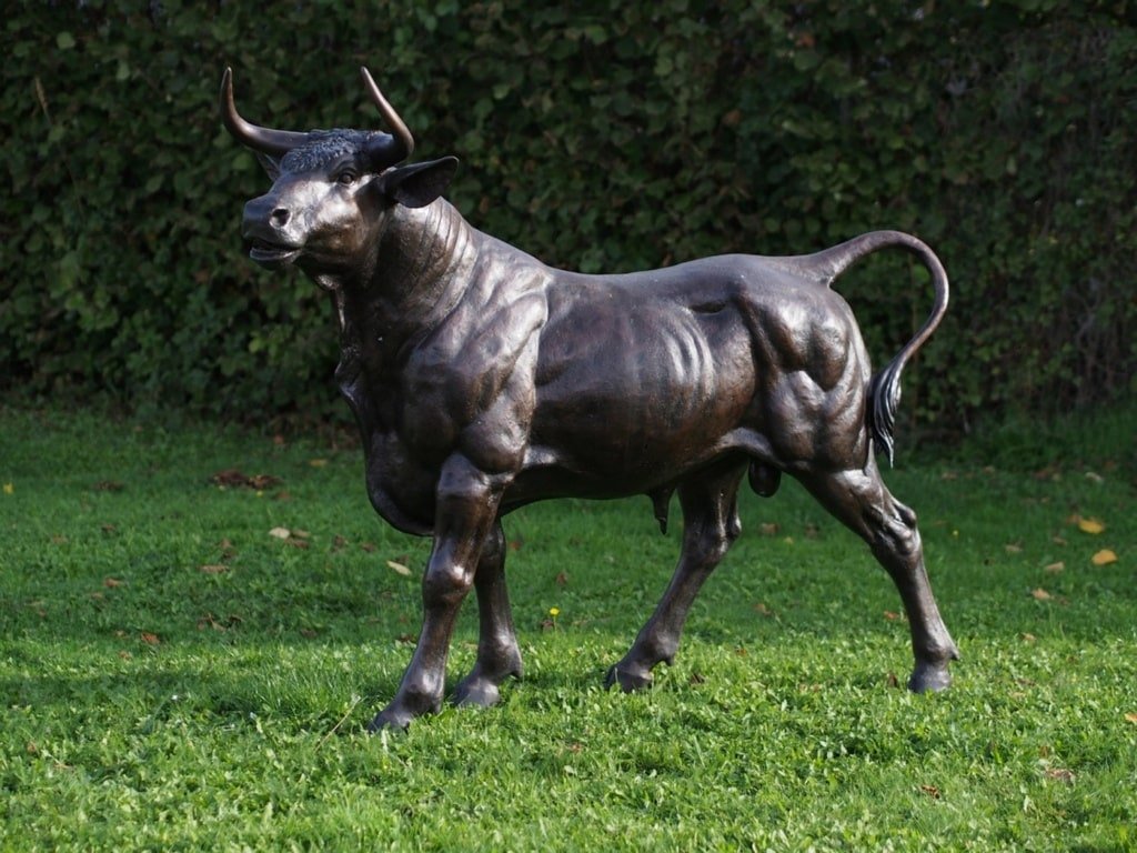 Bull bronze sculpture 2 Grand Taureau sculpture bronze - Taureau décoratif - Objet décoratif Bœuf - Décoration d'intérieur et extérieur Sauvage - Œuvre d'art Taureau en bronze - Sculpture ornement jardin protection - Déco Métal - Déco animale - Jardin feng shui - Cadeau déco art