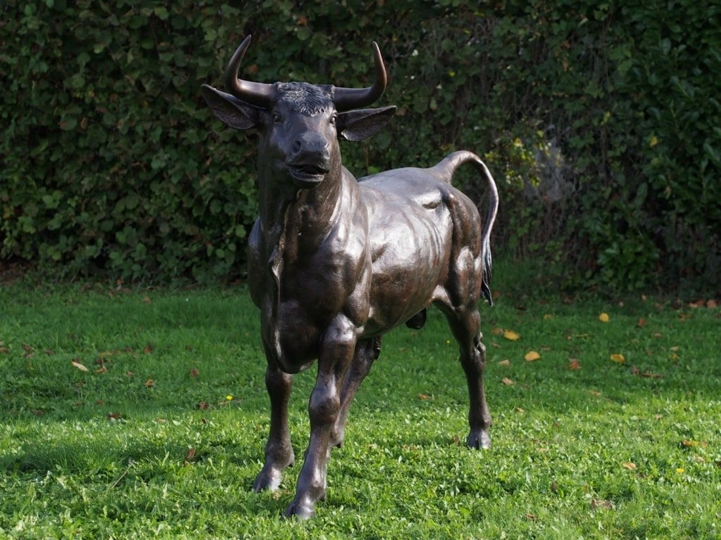 Bull bronze sculpture 3 Grand Taureau sculpture bronze - Taureau décoratif - Objet décoratif Bœuf - Décoration d'intérieur et extérieur Sauvage - Œuvre d'art Taureau en bronze - Sculpture ornement jardin protection - Déco Métal - Déco animale - Jardin feng shui - Cadeau déco art