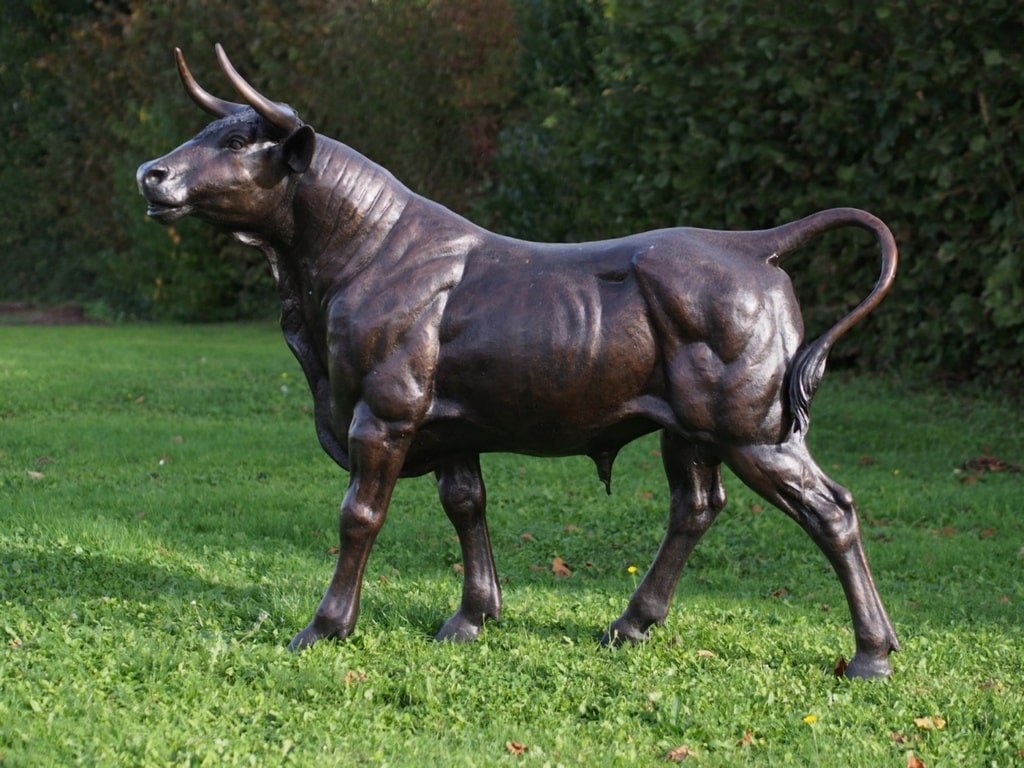 Bull bronze sculpture Grand Taureau sculpture bronze - Taureau décoratif - Objet décoratif Bœuf - Décoration d'intérieur et extérieur Sauvage - Œuvre d'art Taureau en bronze - Sculpture ornement jardin protection - Déco Métal - Déco animale - Jardin feng shui - Cadeau déco art