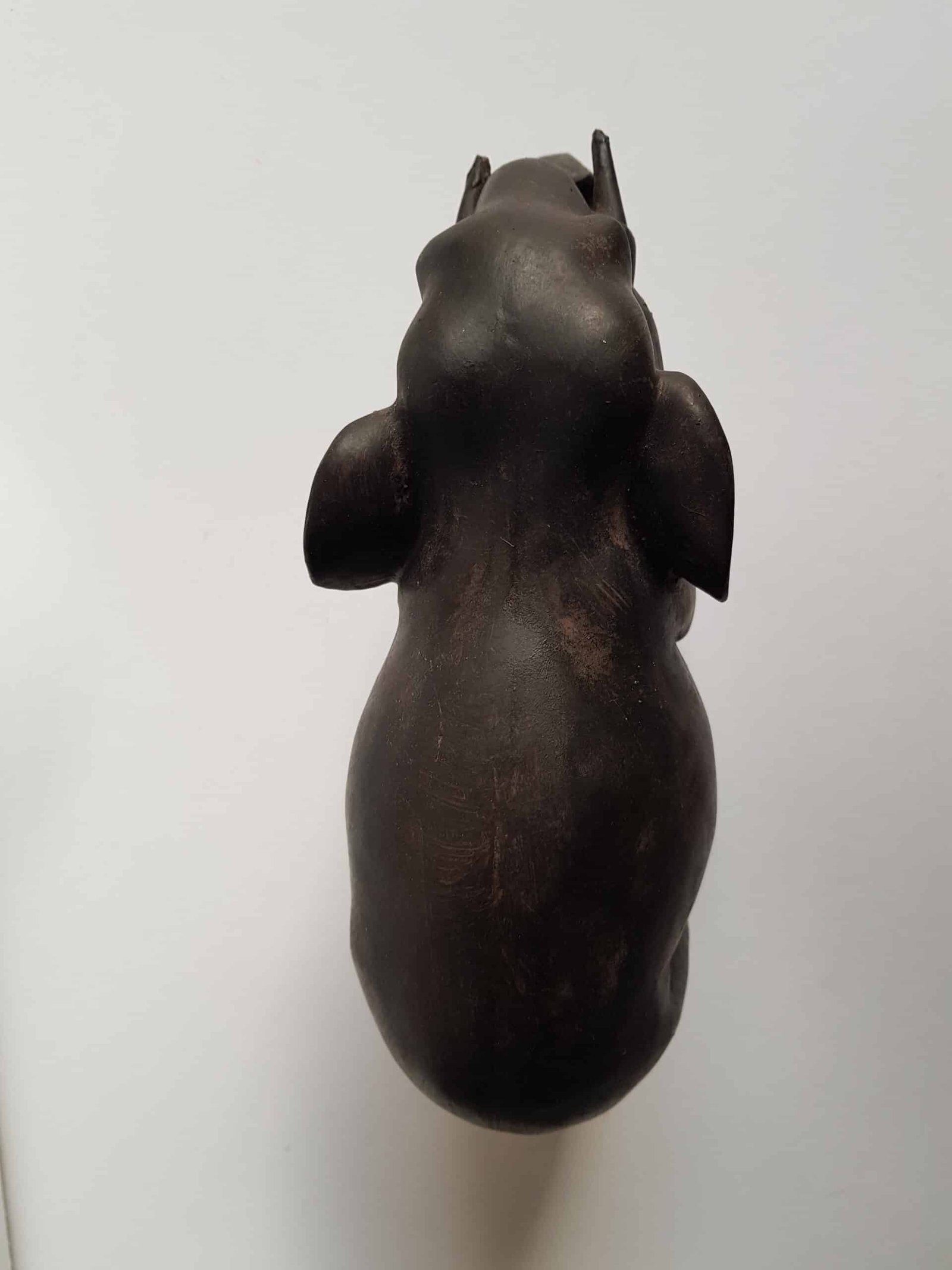 Brown decorative status elephant in resin lowered trunk H 15.5 cm (4) Statue Eléphant - Figurine animale éléphant - Objet décoratif éléphant - Objet d'art en résine - Sculpture ornement - Décoration d'intérieur - Déco animale - Maison feng shui - Cadeau souvenir