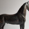 Statue cheval d'aplomb en résine marron