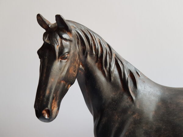Statue cheval debout déco, résine marron