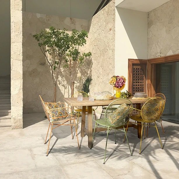 Saomad garden table in acacia wood and wired metal (2)