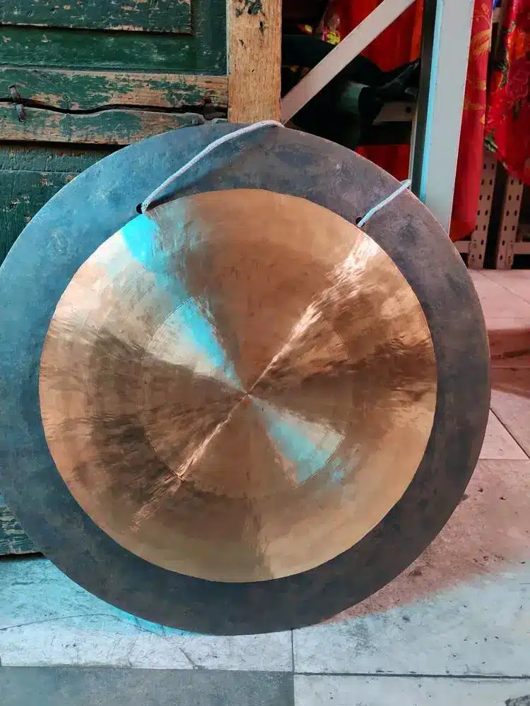 Arborea-Gong-ondes-profondes-portable-pour-bain-de-gong-14-pouces-35-cm-2 Gong sur socle - Décoration Zen - Objet déco chinois - Intérieur Feng Sjui - Cadeau bien-être - Son et harmonie