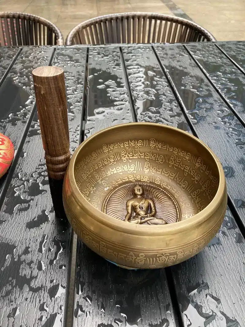 Bol tibétain, design de Mantra de Bouddha Bol chantant tibétains - Bol de méditation - Objet sonore en cuivre - Décoration d'intérieur zen - Oeuvre d'art en cuivre - Sculpture ornement - Déco Métal - Maison feng shui - Cadeau zen