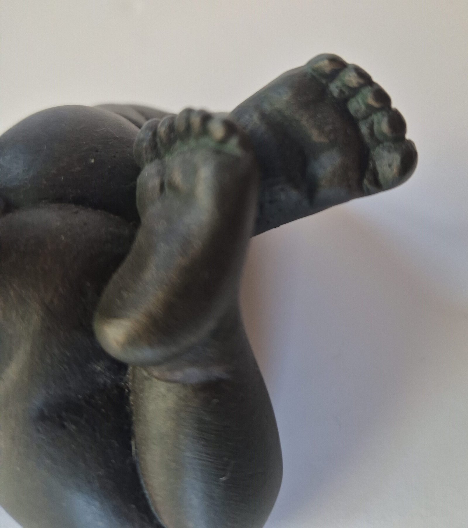 Sculpture bébé nu déco (3) Bébé nu sculpture déco - bébé décoratif résine noir - Objet décoratif bébé - Objet d'art en résine - Sculpture ornement - Déco bébé