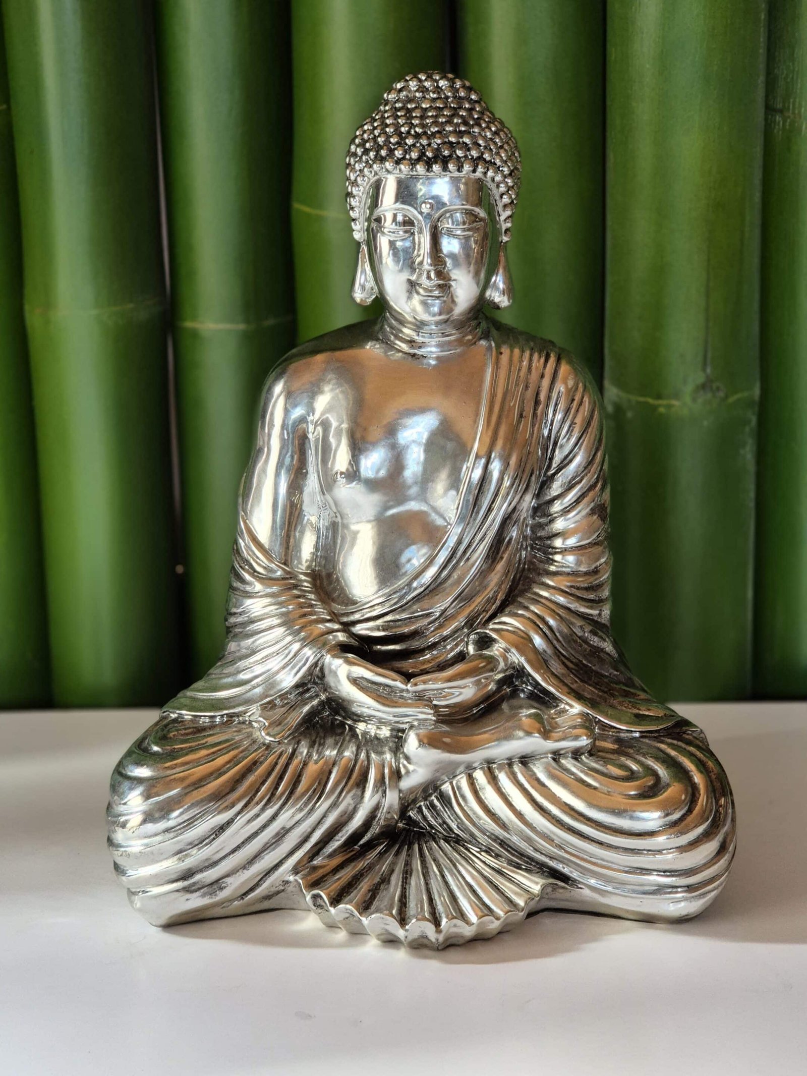 Statue Bouddha hindou assis déco résine argentée Statue Bouddha - Objet décoratif - Décoration d'intérieur - Déco Zen - Maison feng shui - Cadeau paix et bonheur