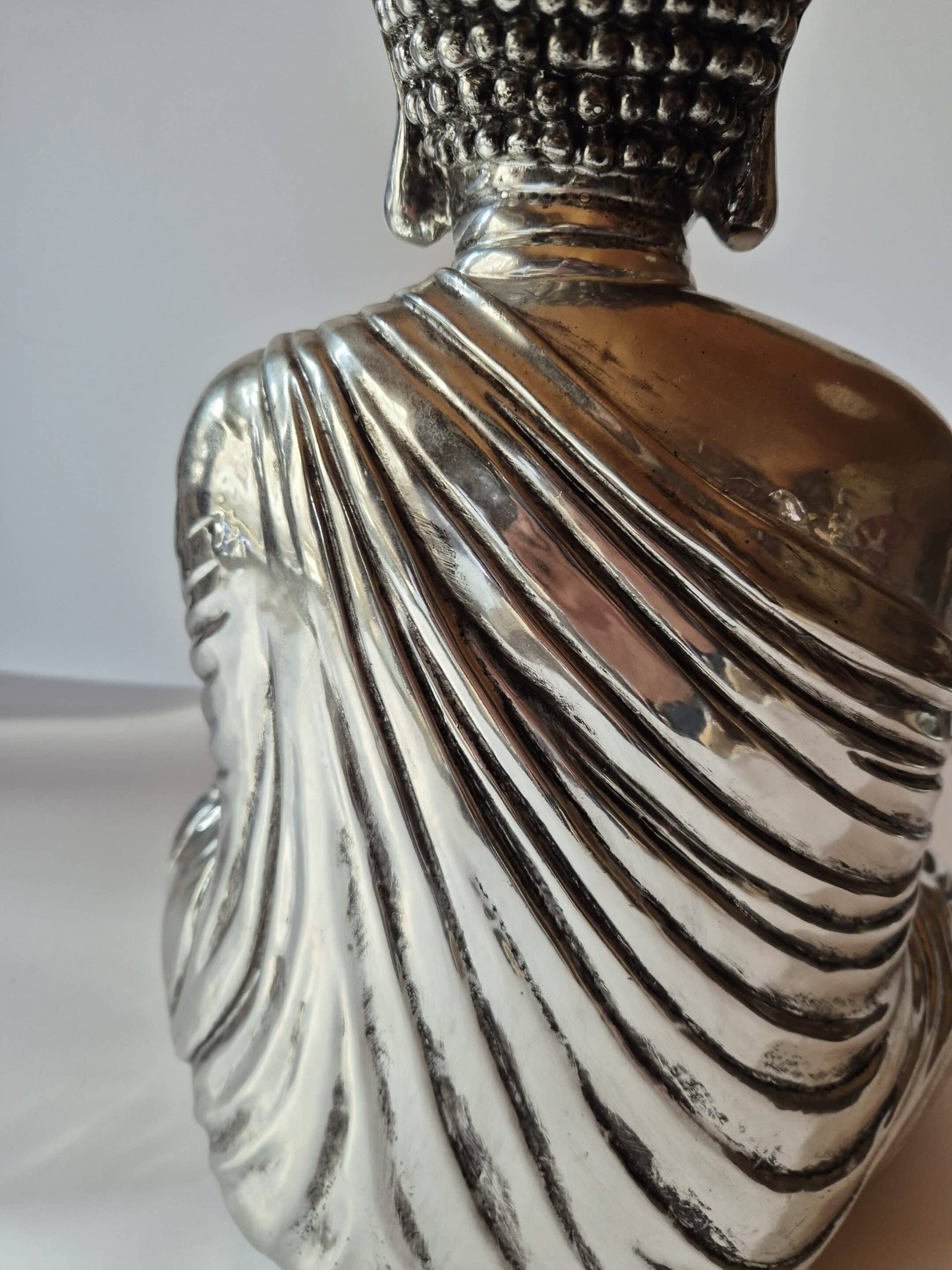 Statue Bouddha hindou assis résine argentée (4) Statue Bouddha - Objet décoratif - Décoration d'intérieur - Déco Zen - Maison feng shui - Cadeau paix et bonheur