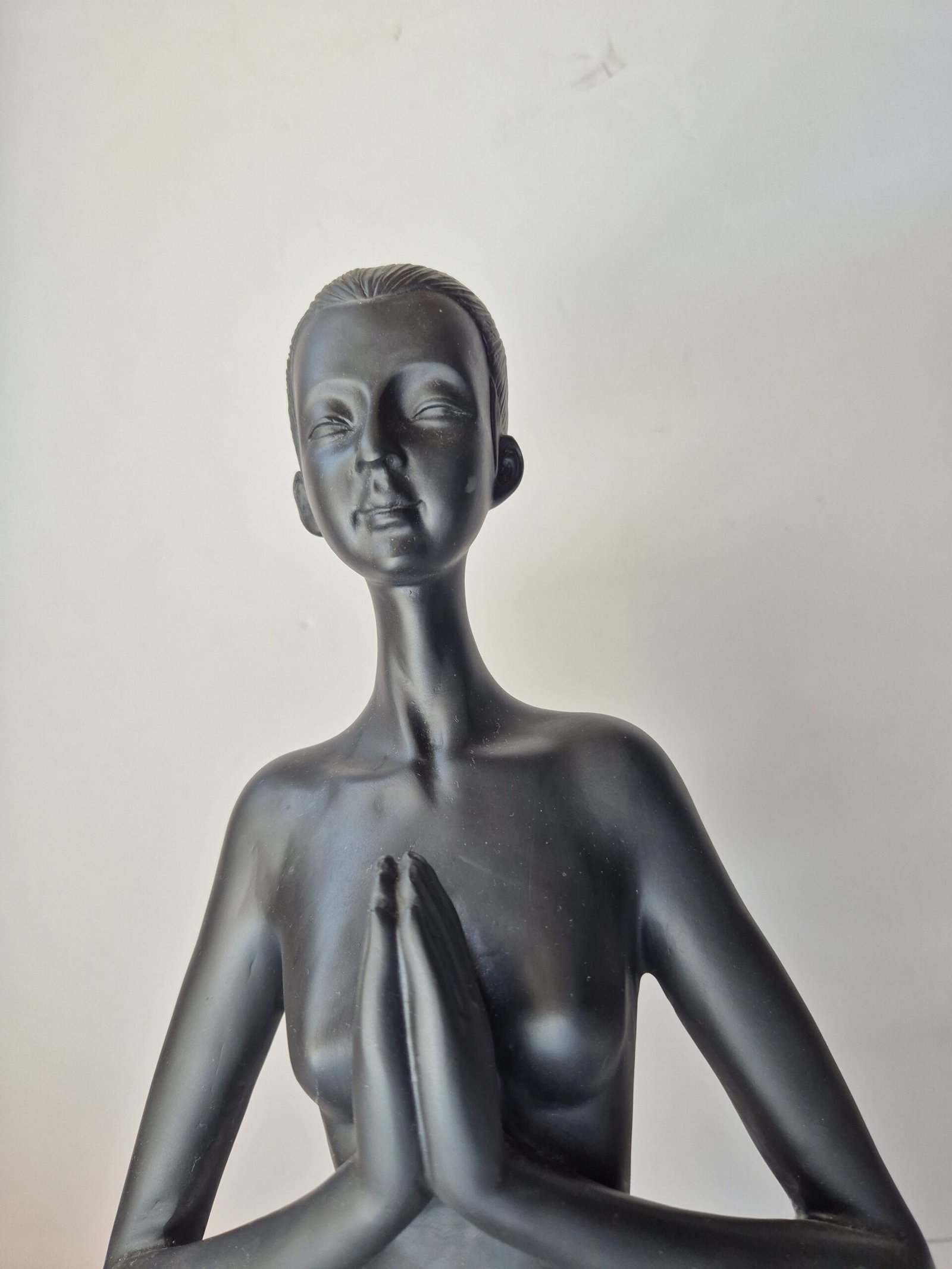 Zena sculpture déco noire bien être méditation femme nue statue Yoga (2) Statue Yoga nue noire - Sculpture déco Femme zen nue - Objet décoratif méditation - Décoration de salon - Décoration d'intérieure en résine noire - Sculpture ornement - Déco bien-être - Maison feng shui - Cadeau déco