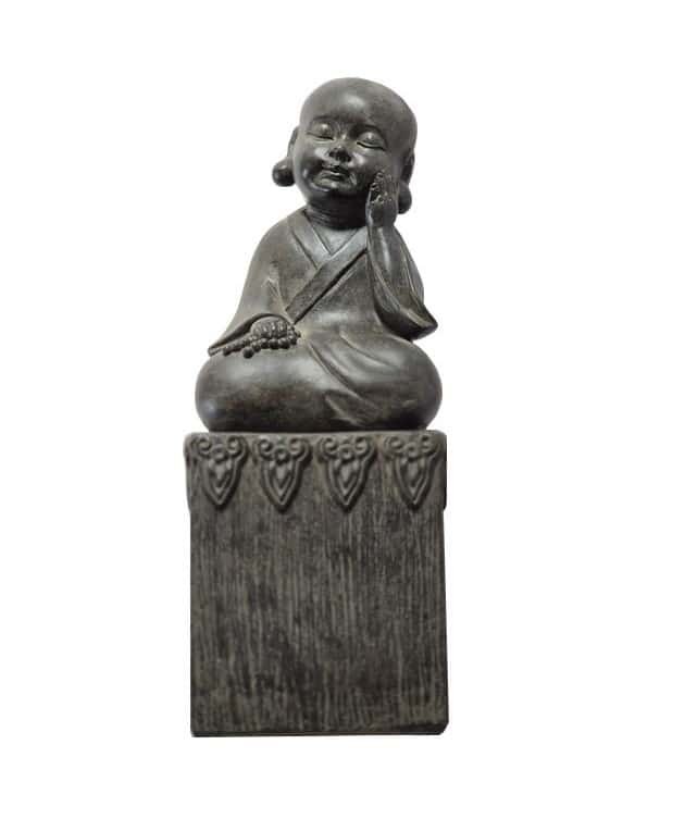 Bouddha serre livres Statue Bouddha - Objet décoratif - Décoration d'intérieur - Déco Zen - Maison feng shui - Cadeau paix et bonheur - Objet d'art en céramique gris foncé - Sculpture ornement - Maison feng shui - Cadeau déco