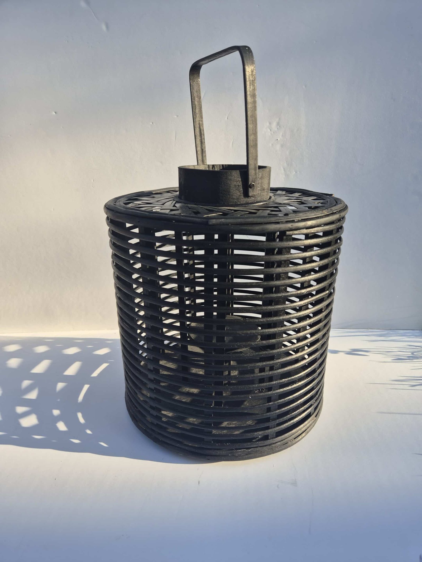 Lanterne osier noir déco jardin terrasse Lanterne cage noire Zen - Lampion déco de jardin ou intérieur - Bougie - Lampion cylindrique osier - Osier noir et anse pour suspension