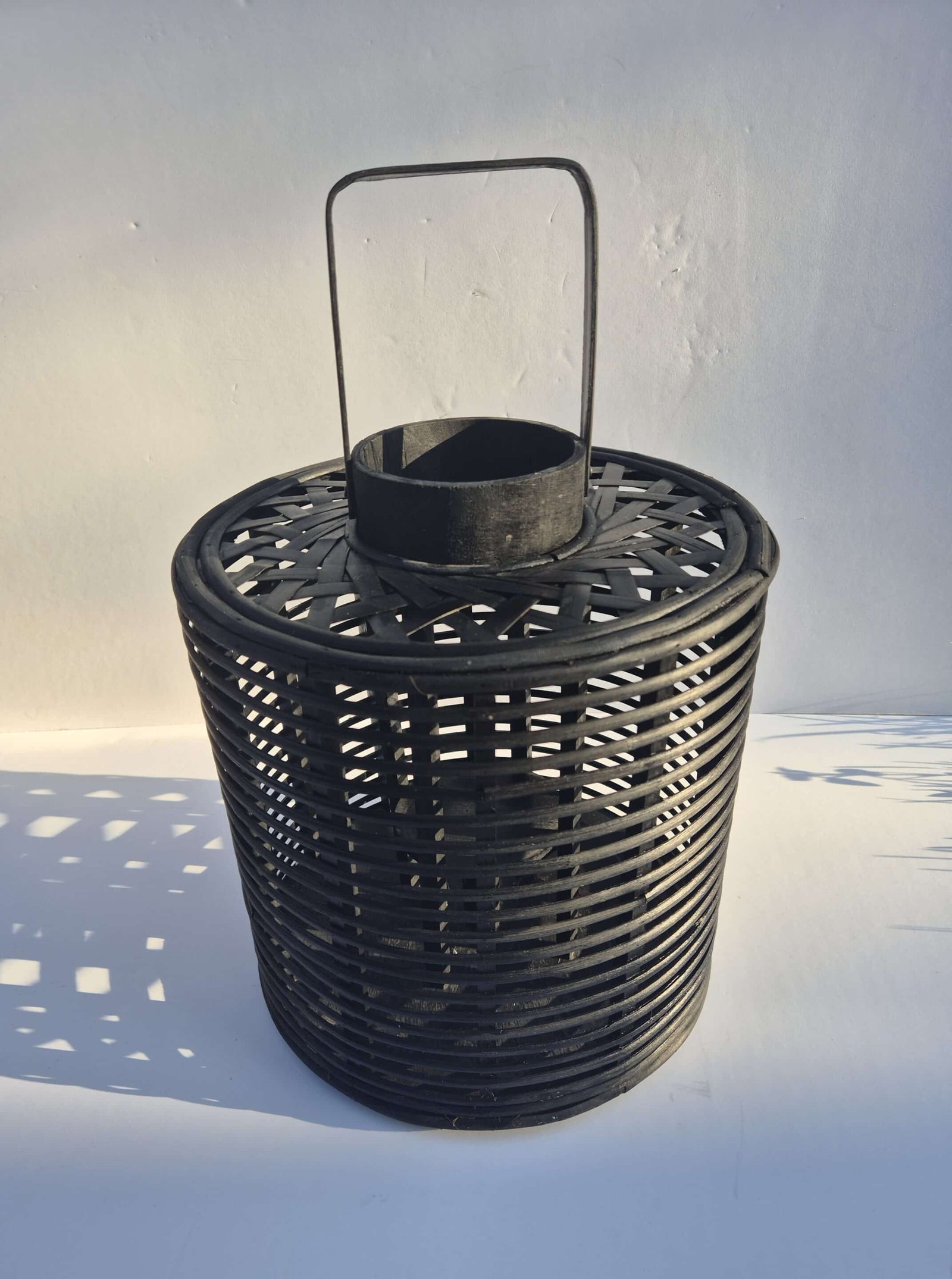 Lanterne osier noir déco jardin terrasse Lanterne cage noire Zen - Lampion déco de jardin ou intérieur - Bougie - Lampion cylindrique osier - Osier noir et anse pour suspension
