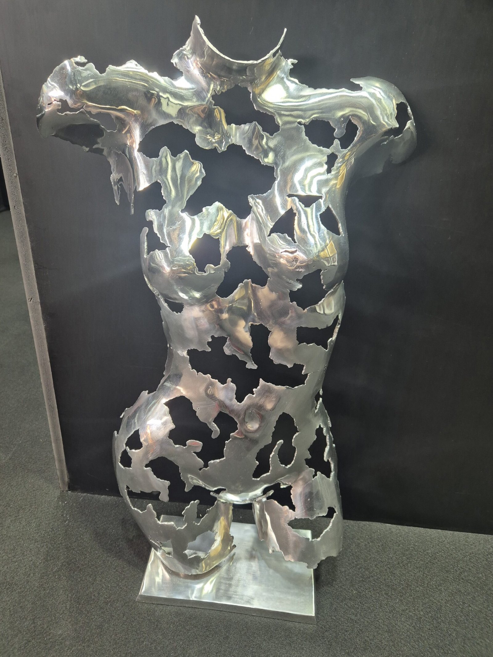 sculpture metal inox buste femme aluminium déco industrielle (3) sculpture metal inox buste femme aluminium déco industrielle (3)