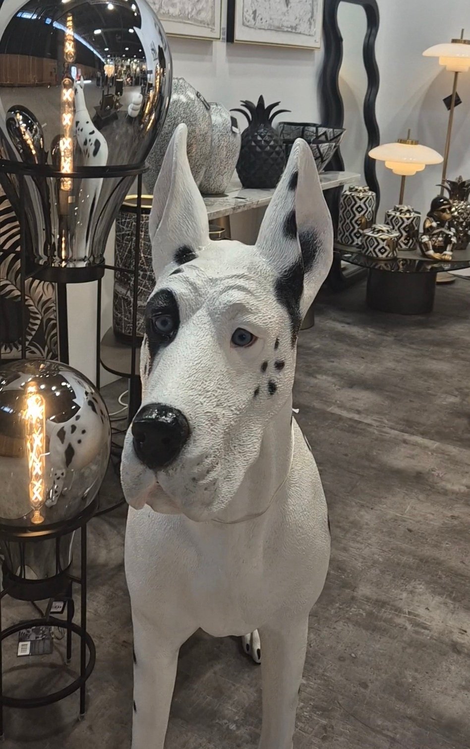 Grand danois dogue allemand sculpture statue chien déco noir et blanc design zoom 1 (2) Grand danois dogue allemand sculpture statue chien déco noir et blanc design zoom 1 (2)