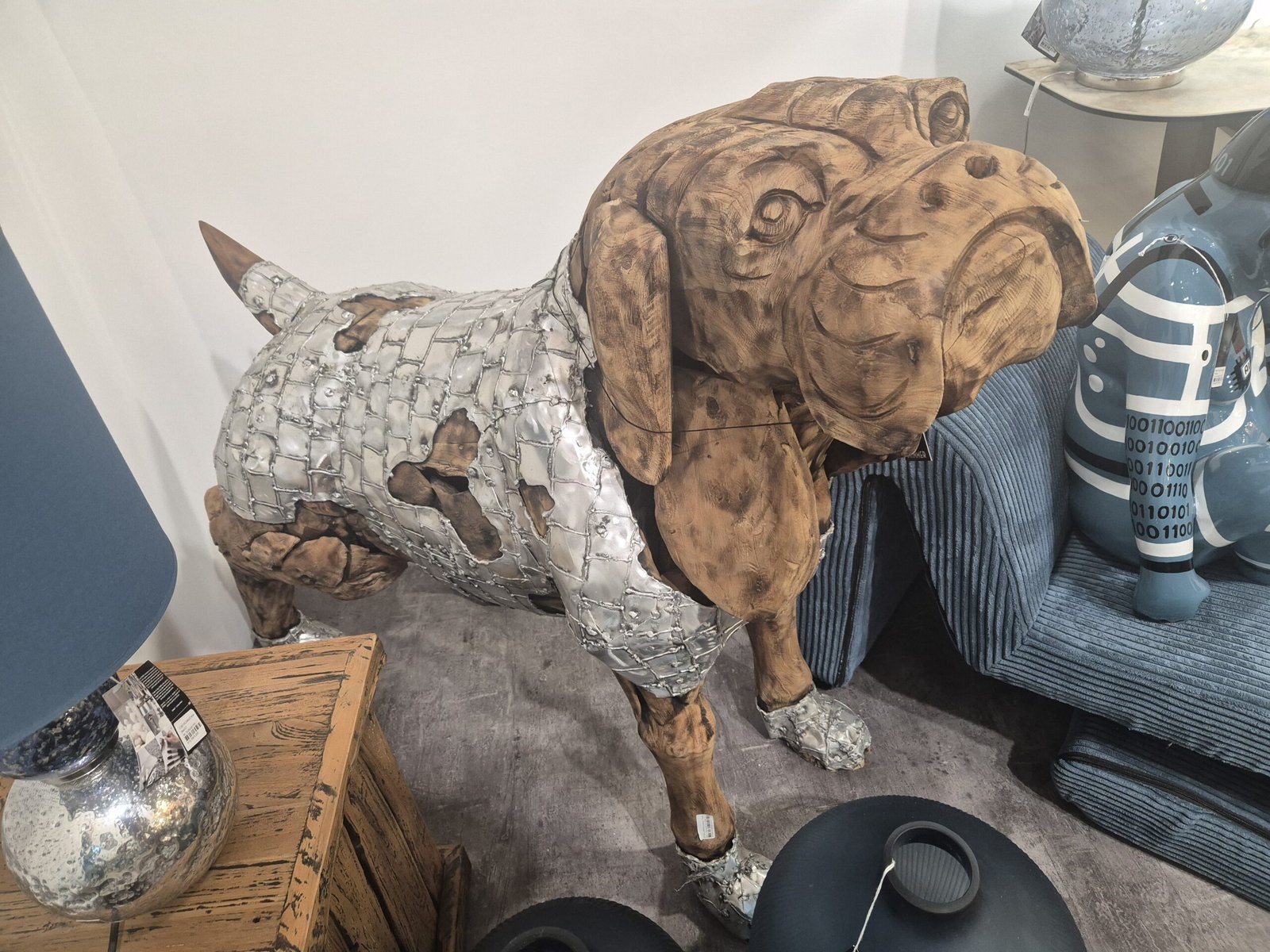 Sculpture chien Bulldog bois teck et métal design déco tendance (6) Sculpture chien Bulldog bois teck et métal design déco tendance (6)