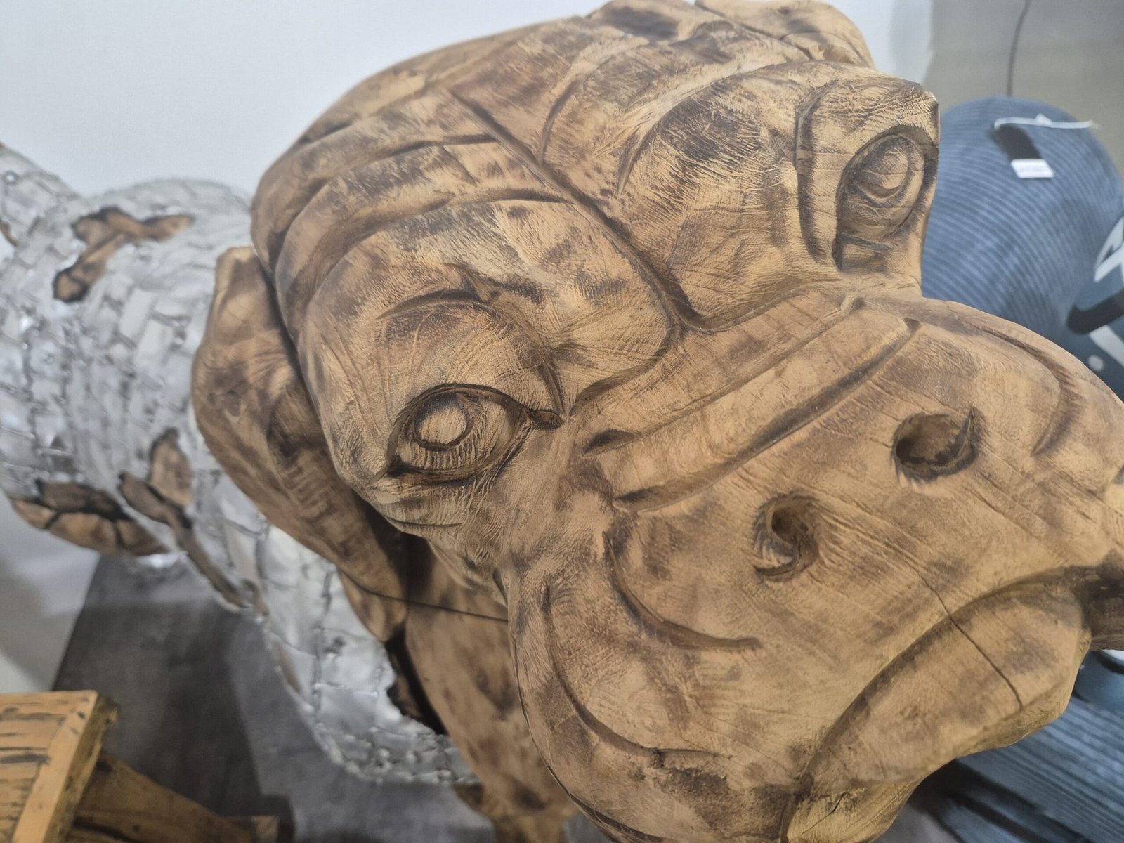 Sculpture chien Bulldog bois teck et métal design déco tendance (7) Sculpture chien Bulldog bois teck et métal design déco tendance (7)