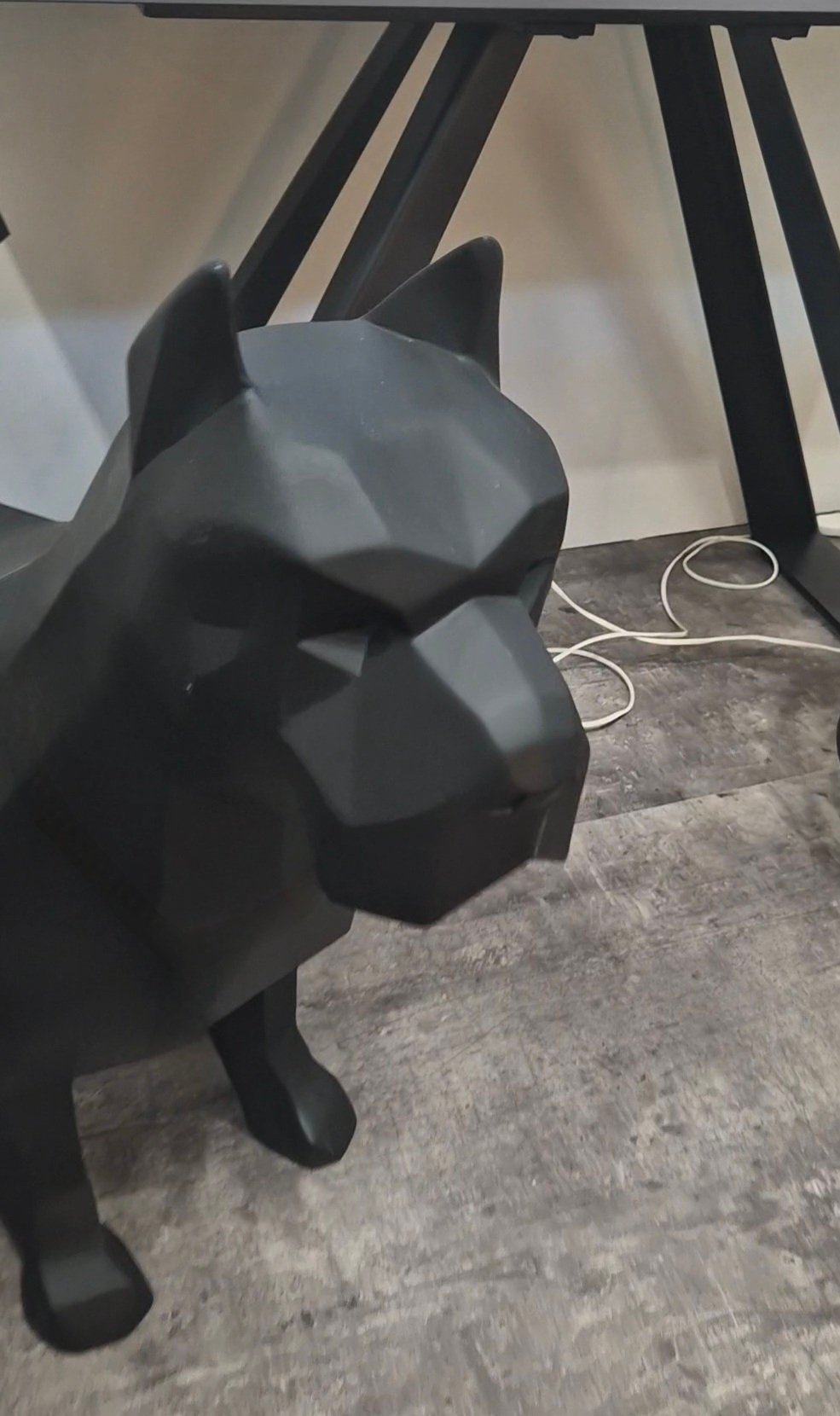 Sculpture statue Pitbull origami déco noir design résine chic (1) Sculpture statue Pitbull origami déco noir design résine chic (1)
